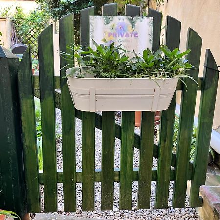 Cynthia'S Garden - Apartment With Private Garden In Santa Croce Firenze Bagian luar foto