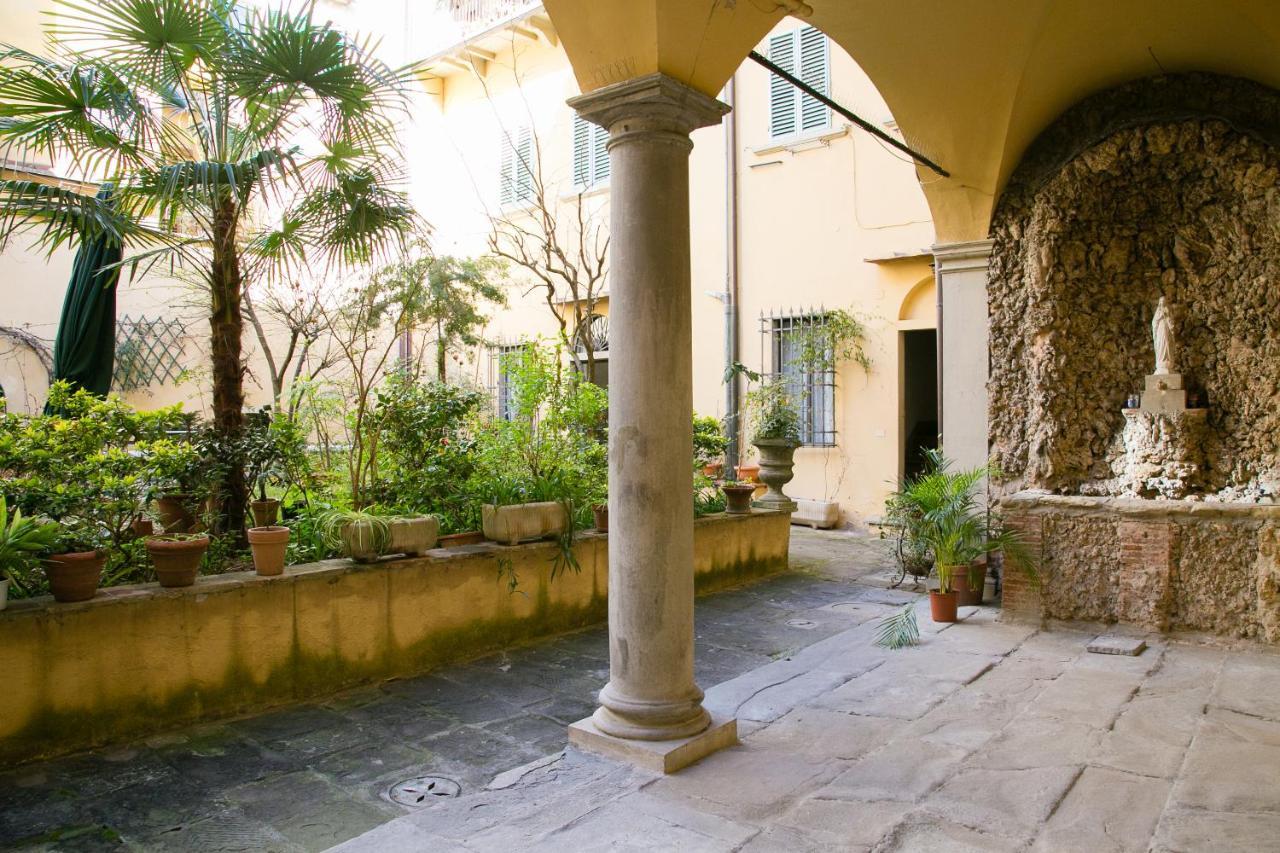 Cynthia'S Garden - Apartment With Private Garden In Santa Croce Firenze Bagian luar foto
