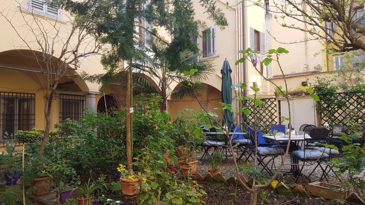 Cynthia'S Garden - Apartment With Private Garden In Santa Croce Firenze Bagian luar foto