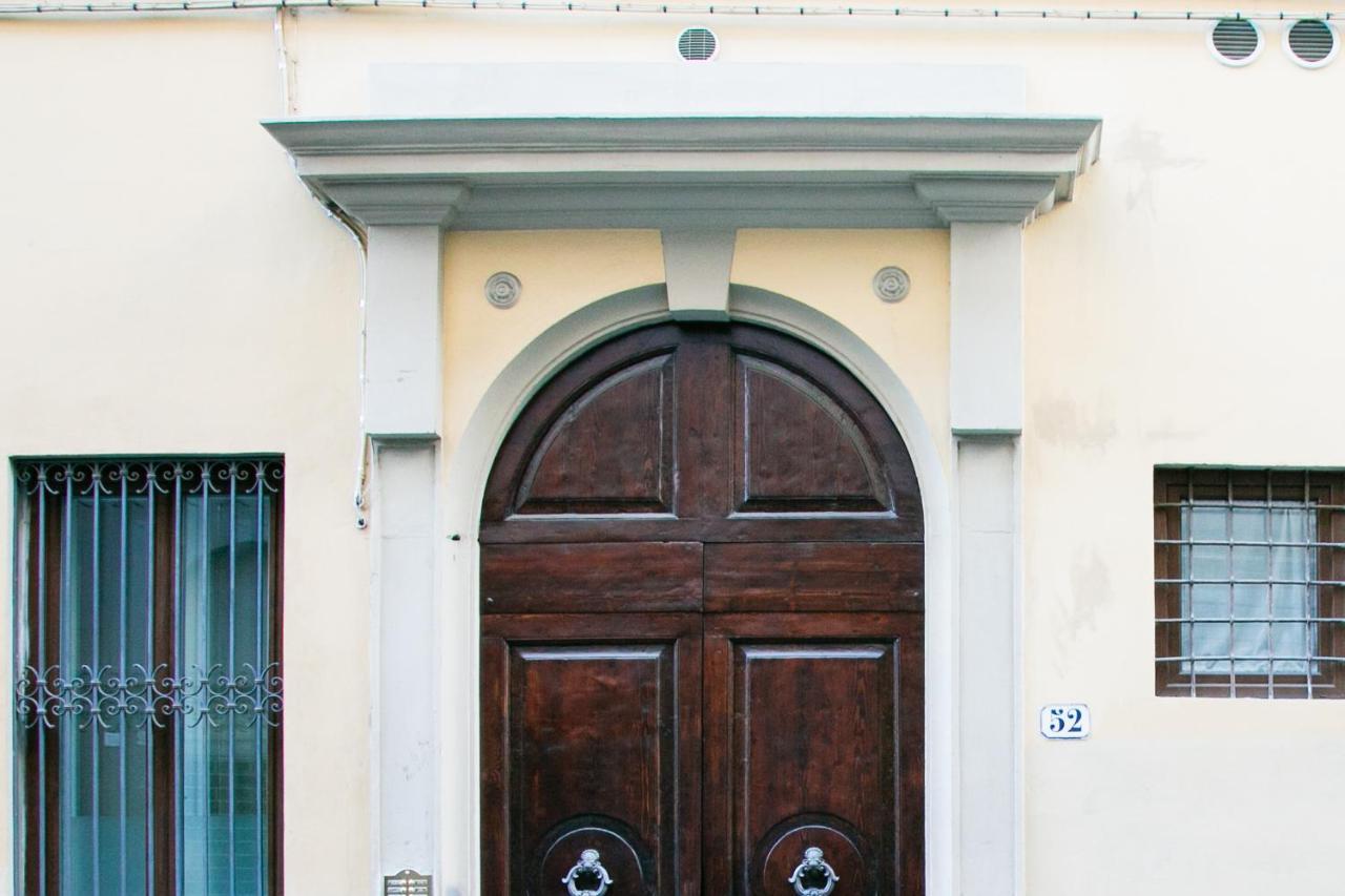 Cynthia'S Garden - Apartment With Private Garden In Santa Croce Firenze Bagian luar foto