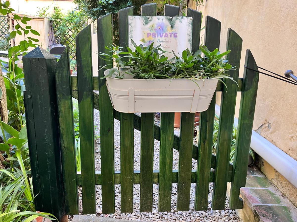Cynthia'S Garden - Apartment With Private Garden In Santa Croce Firenze Bagian luar foto